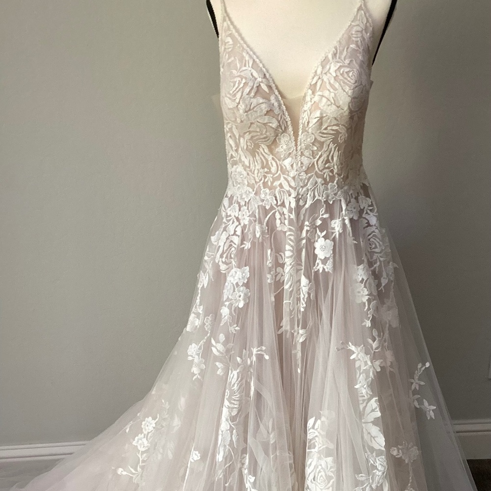 Wedding gown
